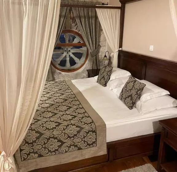اتاق لوکس با بالکن و چشم‌انداز دریا, Heritage Boutique Hotel Adriatic Adults Only
