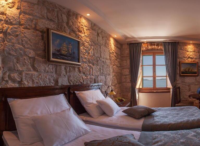 اتاق سوپریور با چشم‌انداز دریا و بالکن, Heritage Boutique Hotel Adriatic Adults Only