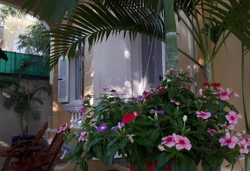 اتاق استاندارد چهار تخته, La Villa