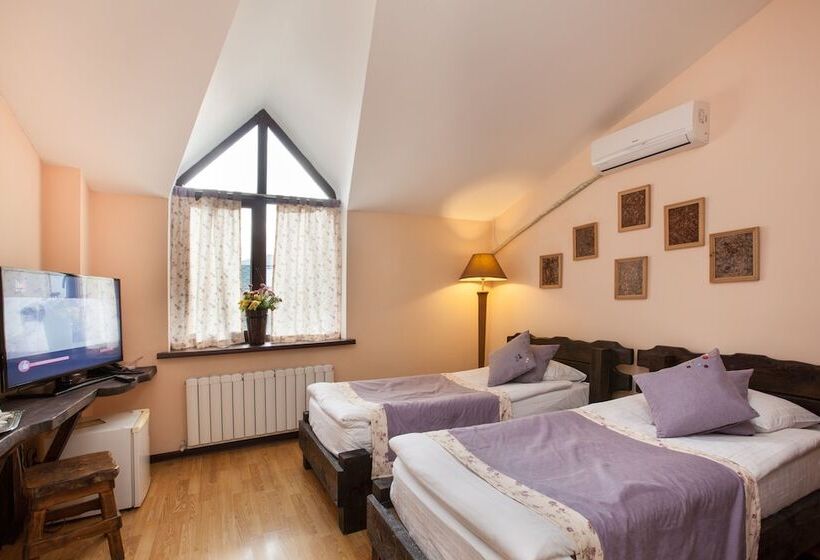 اتاق استاندارد, Saraishyq