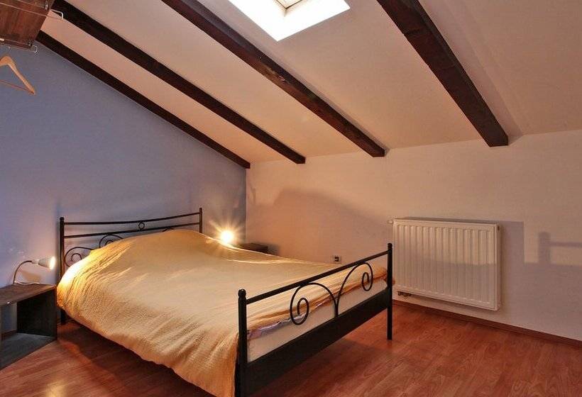 اتاق استاندارد با سرویس بهداشتی مشترک, Taban Hostel Zagreb   Hostel