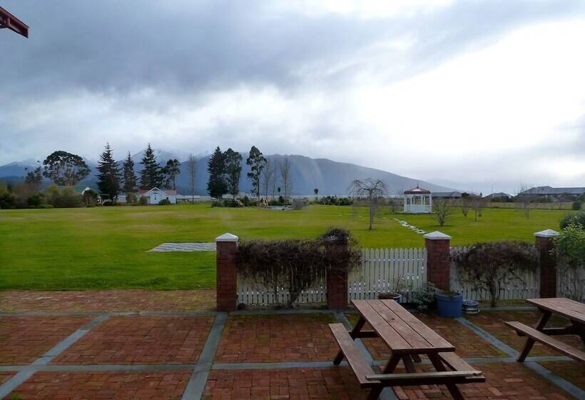 Camera Standard, Te Anau Lodge