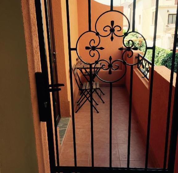 اتاق اکونومی, Villa Maimare