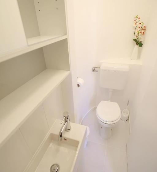 이코노미 룸, Villa Maimare