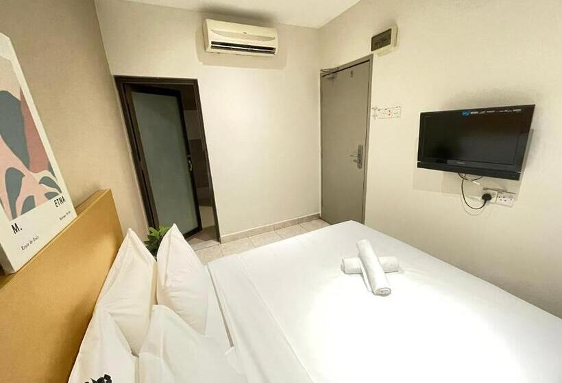 Standart Oda, Swing & Pillows   Kl Sri Petaling