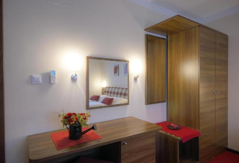 اتاق سوپریور سه تخته, Plitvice Holiday Resort