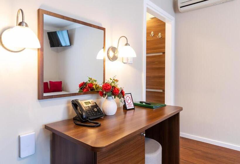 高级三人间, Plitvice Holiday Resort