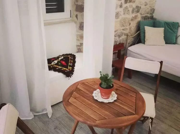 スタンダード４人部屋, Rooms And Apartments Djanovic
