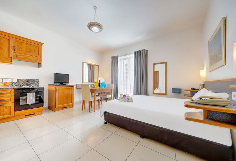 استودیوی استاندارد, Ax Sunny Coast Resort & Spa