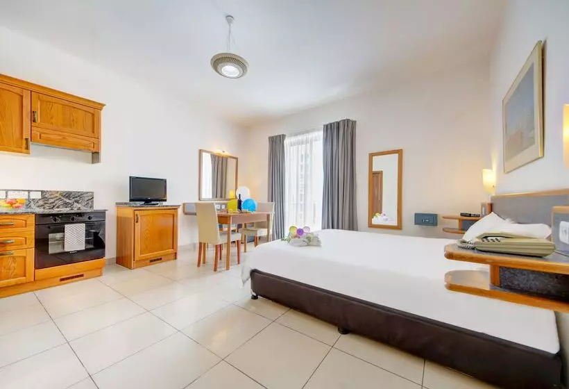 استودیوی استاندارد, Ax Sunny Coast Resort & Spa