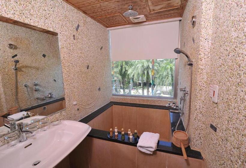 اتاق استاندارد چهار تخته, Art Spa