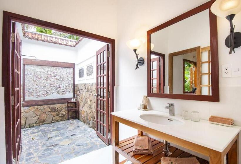 اتاق لوکس با چشمانداز دریا, Cassia Cottage Resort And Spa