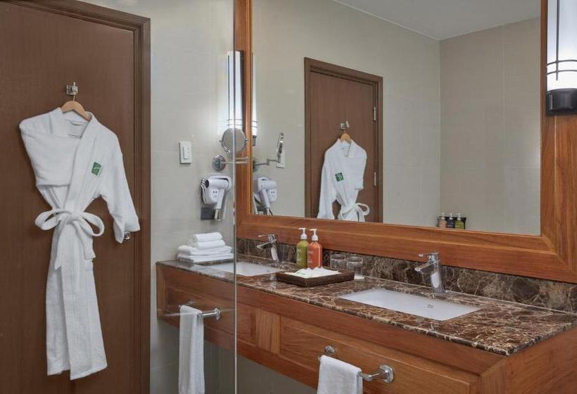 2 Bedroom Suite Pool View, Holiday Inn & Suites Batangas Limapark, An Ihg