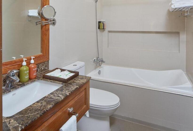 2 Bedroom Suite Pool View, Holiday Inn & Suites Batangas Limapark, An Ihg
