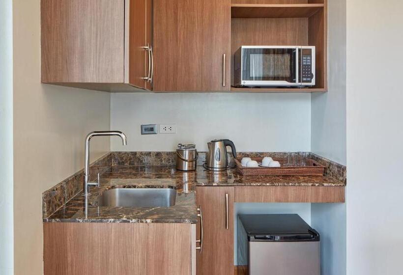 2 Bedroom Suite Pool View, Holiday Inn & Suites Batangas Limapark, An Ihg