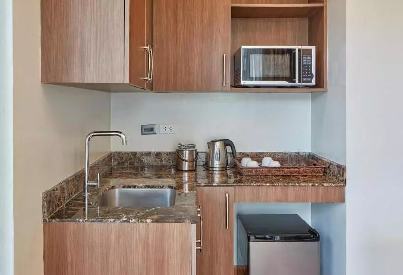 2 Bedroom Suite Pool View, Holiday Inn & Suites Batangas Limapark, An Ihg