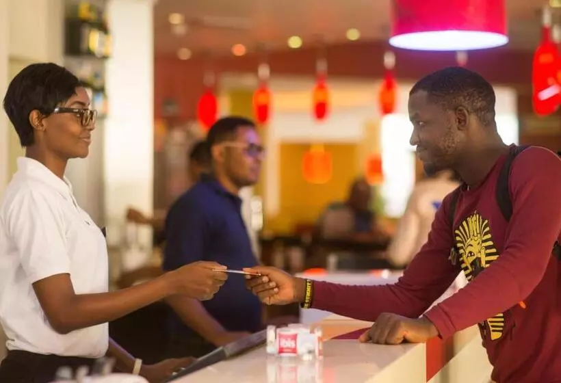 ダブルベッドスタンダードルーム, Ibis Lagos Airport