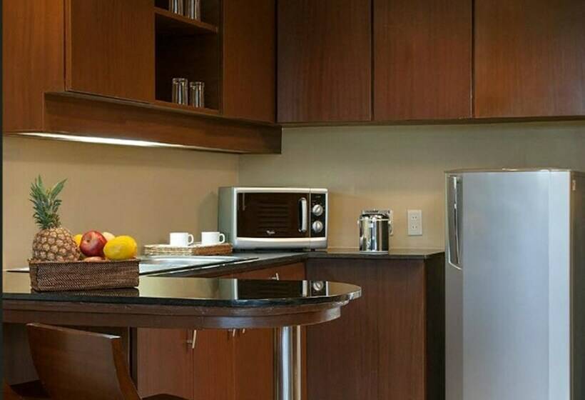 套房, Holiday Inn & Suites Batangas Limapark, An Ihg