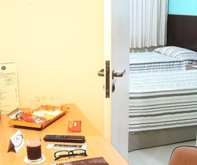 StandaardKamer, Monte Serrat