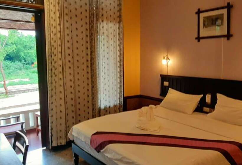 اتاق سوپریور با چشم‌انداز رودخانه, Saynamkhan River View