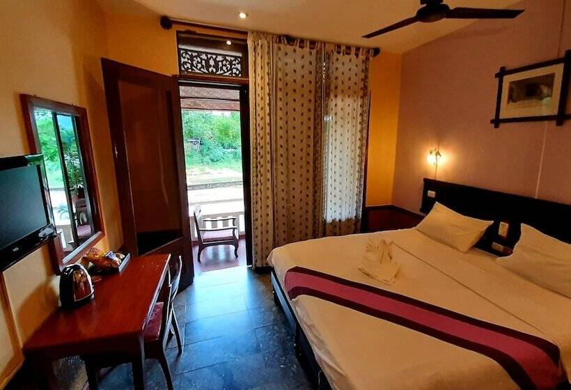 اتاق سوپریور با چشم‌انداز رودخانه, Saynamkhan River View