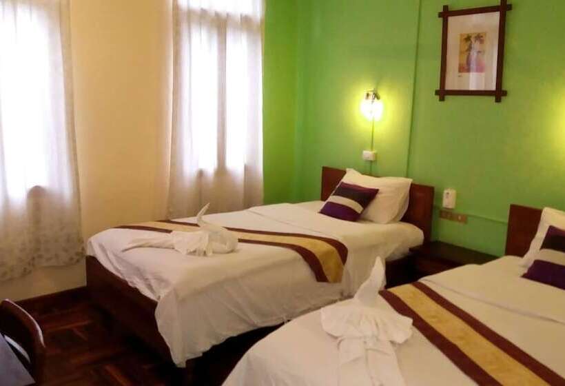 اتاق سوپریور با چشم‌انداز رودخانه, Saynamkhan River View