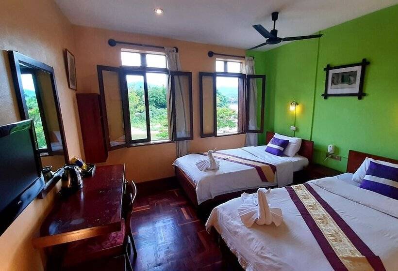 اتاق سوپریور با چشم‌انداز رودخانه, Saynamkhan River View