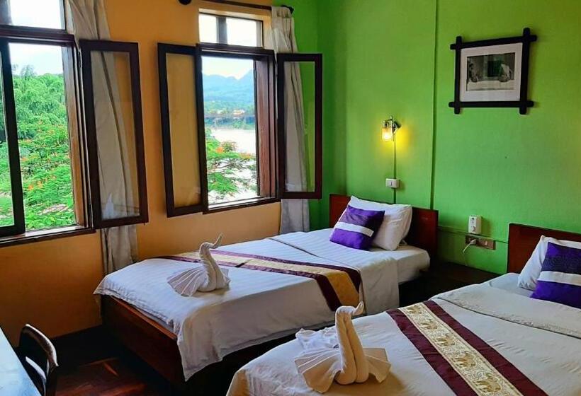 اتاق استاندارد با چشم‌انداز, Saynamkhan River View