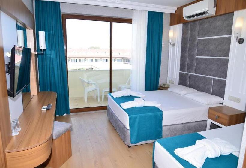 Quarto Estandar, Side Yeşilöz