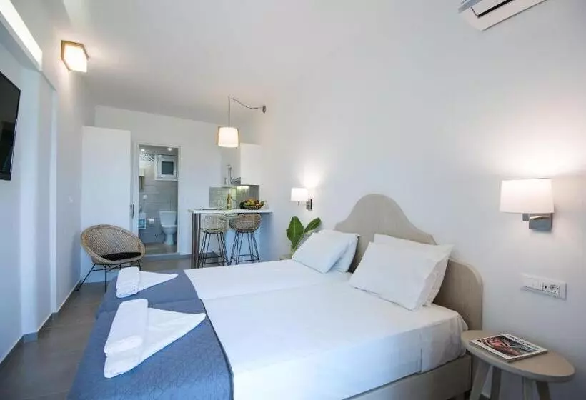 スーペリアスタジオ, Mirabella Apartments