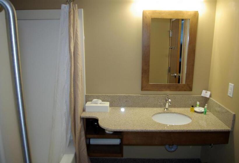 جناح سرير كينج, Camrose Resort Casino