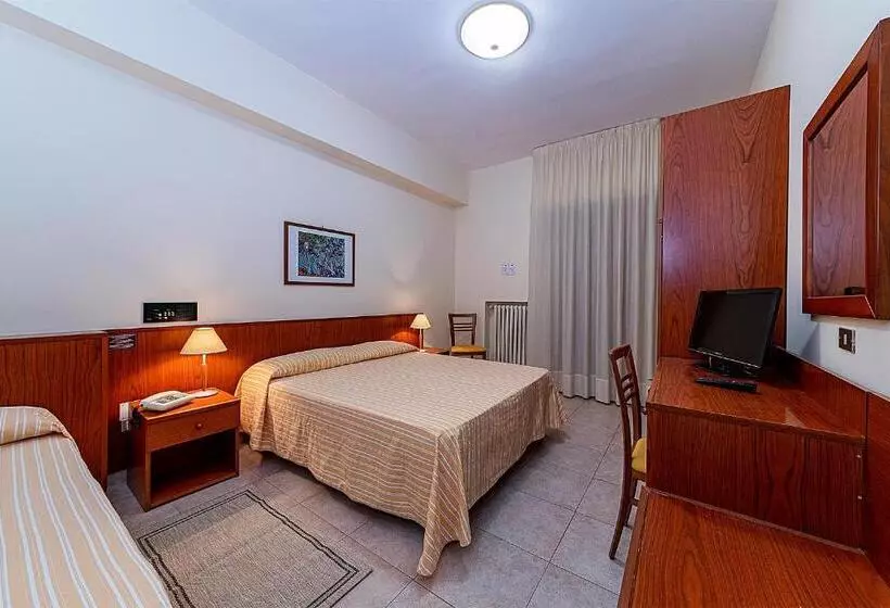 Standard Kolmen Hengen Huone, Il Nocchiero City