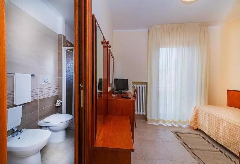 Standard Yhden Hengen Huone, Il Nocchiero City