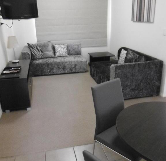 סוויטה משפחתית 2 חדרי שינה, Injune Motor Inn