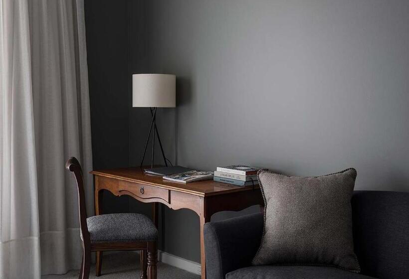 Quarto Estandar, Lancemore Lindenderry Red Hill