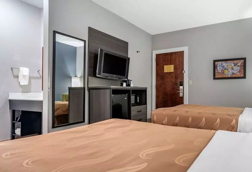 ２ダブルベッドのスタンダードルーム, Quality Inn & Suites