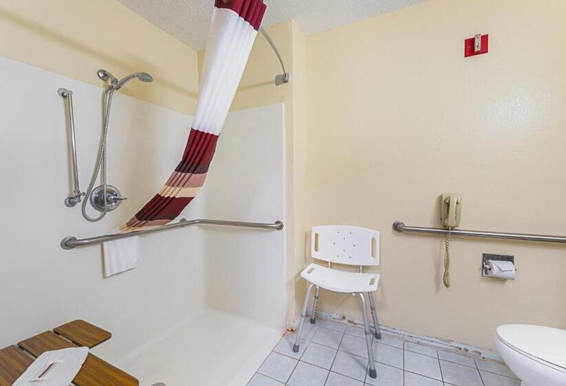 חדר דלוקס מותאם לאנשים עם מוגבלויות, Red Roof Inn Auburn