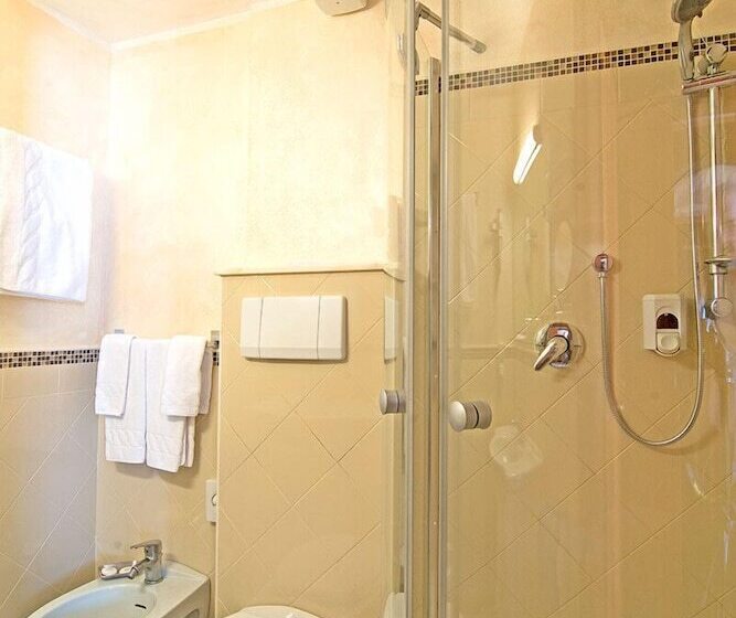 Классический Номер Вид на Море, Regina