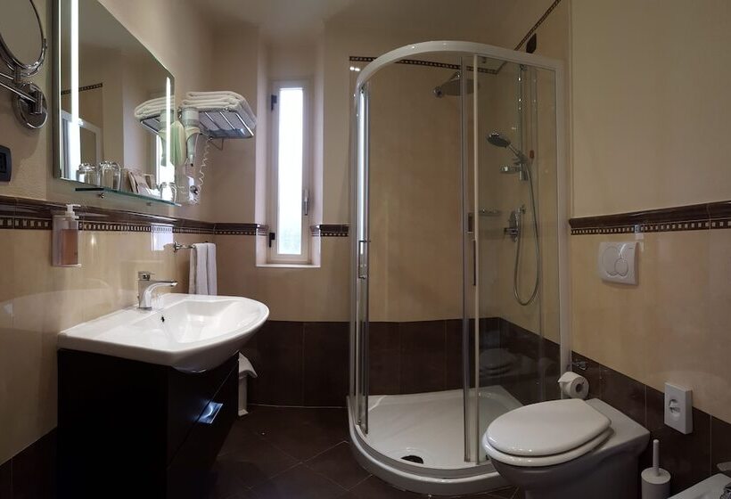 Полулюкс Вид на Море, Regina