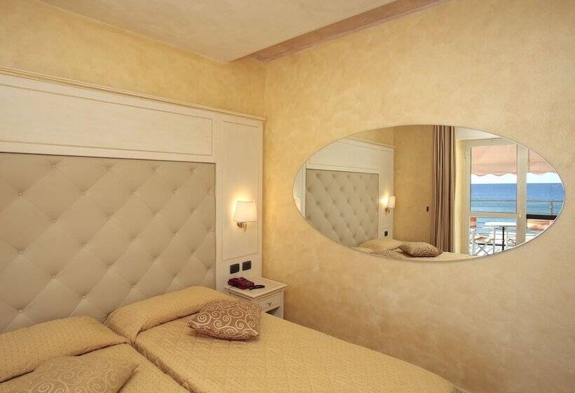 Полулюкс Вид на Море, Regina