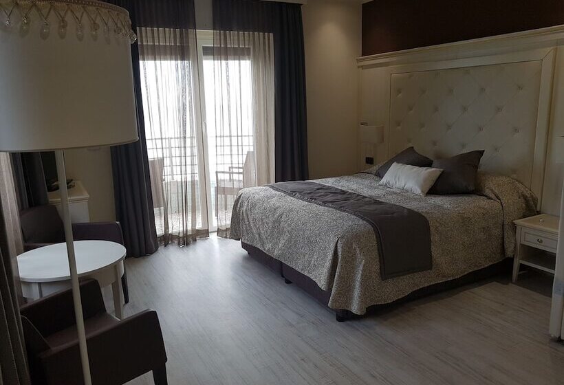 Полулюкс Вид на Море, Regina