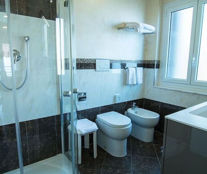 Полулюкс Вид на Море, Regina