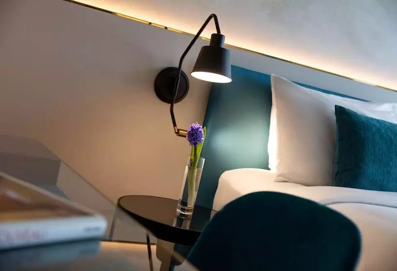 اتاق استاندارد با تخت دوبل, Renaissance Barcelona