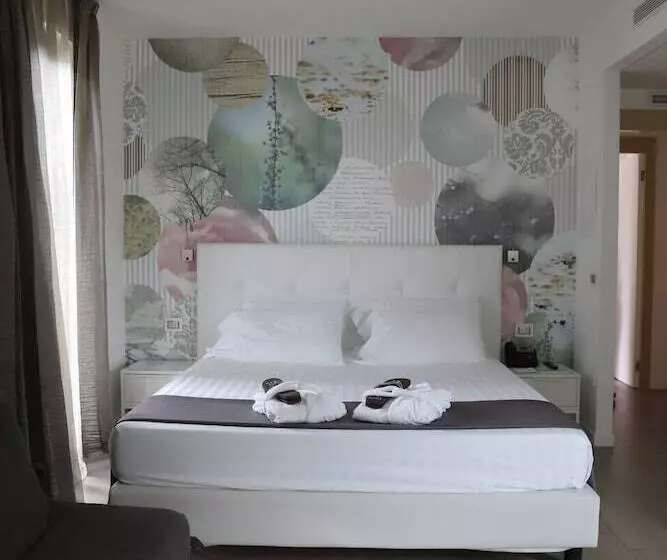 سوئیت با وان آب گرم, Smeraldo Suites & Spa