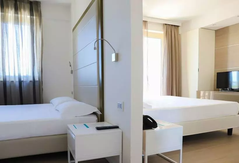 اتاق پریمیوم چهارنفره, Smeraldo Suites & Spa
