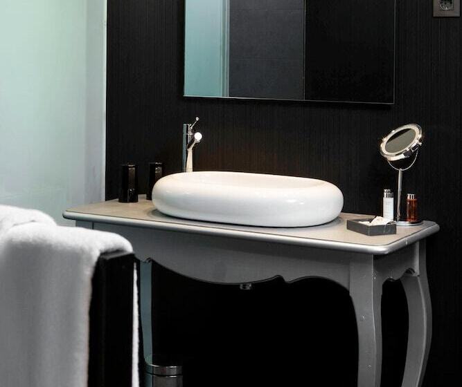 اتاق لوکس با بالکن, 138 Liberdade