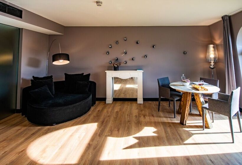 سوییت, 138 Liberdade