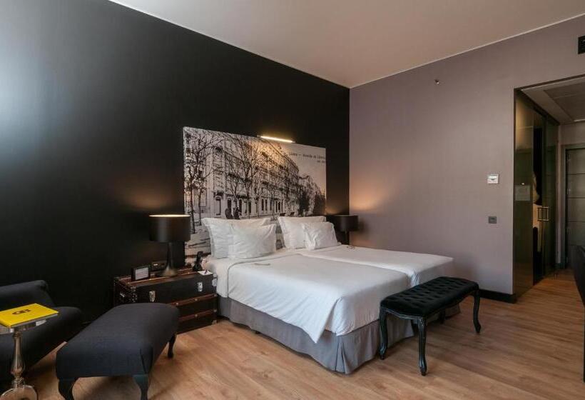 اتاق لوکس, 138 Liberdade