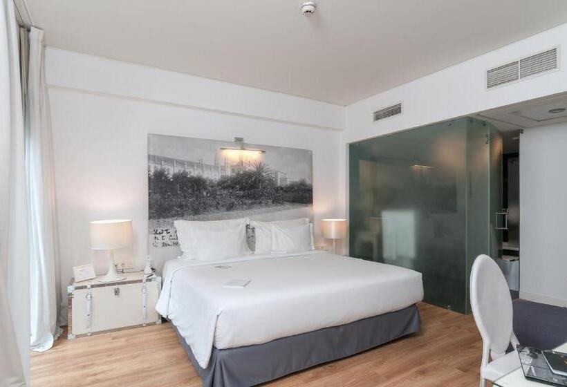 اتاق لوکس با بالکن, 138 Liberdade