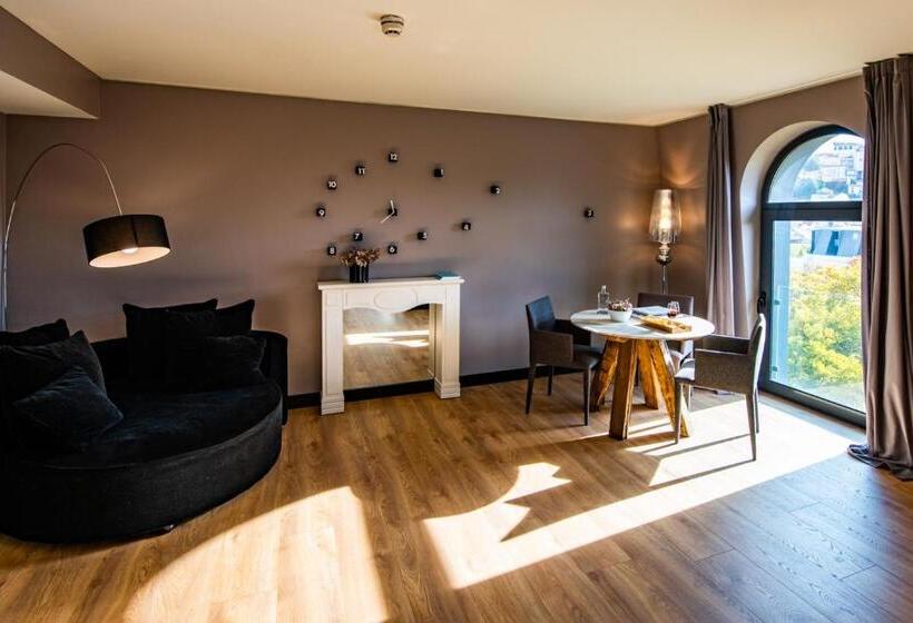 سوییت, 138 Liberdade